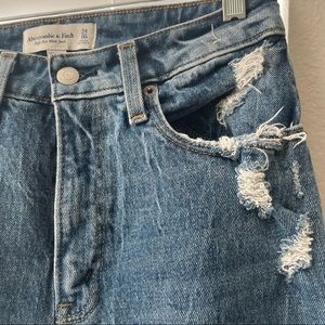 Abercrombie High-rise Curve Love Mom Jeans 00R